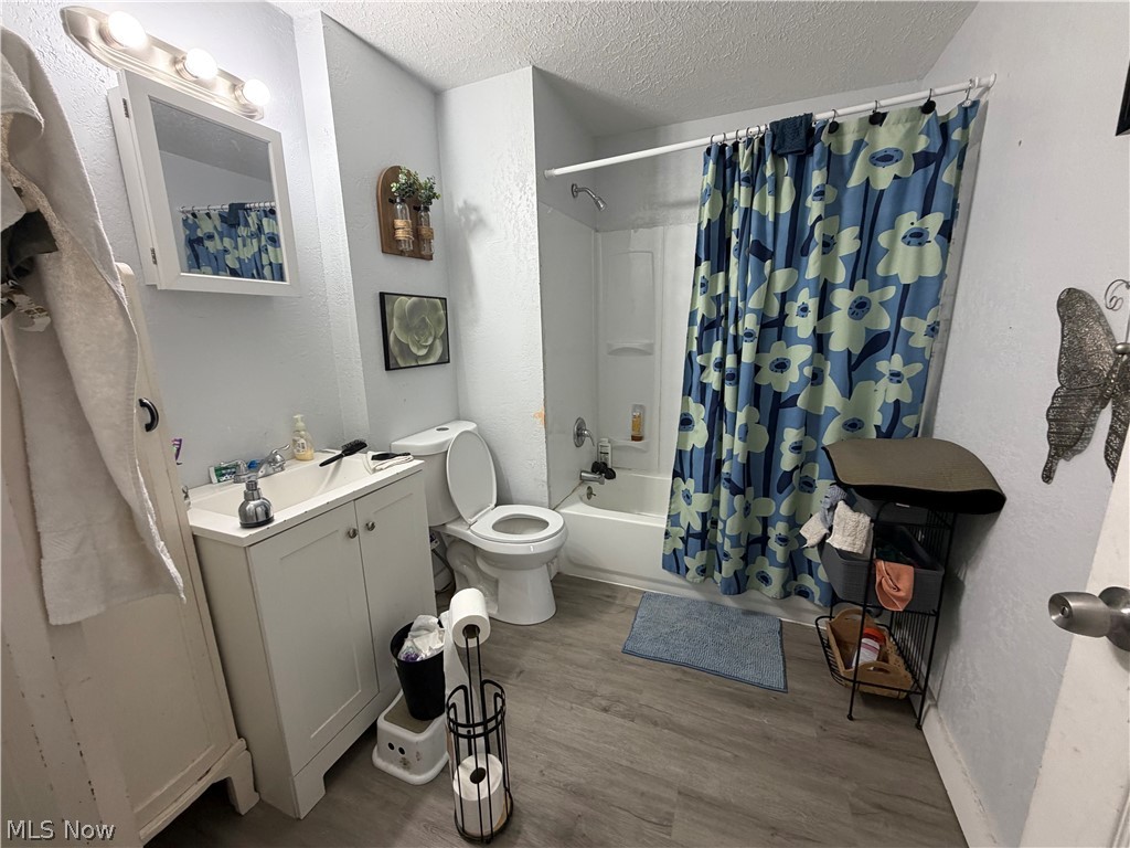 6723 Clement Avenue Cleveland OH 44105