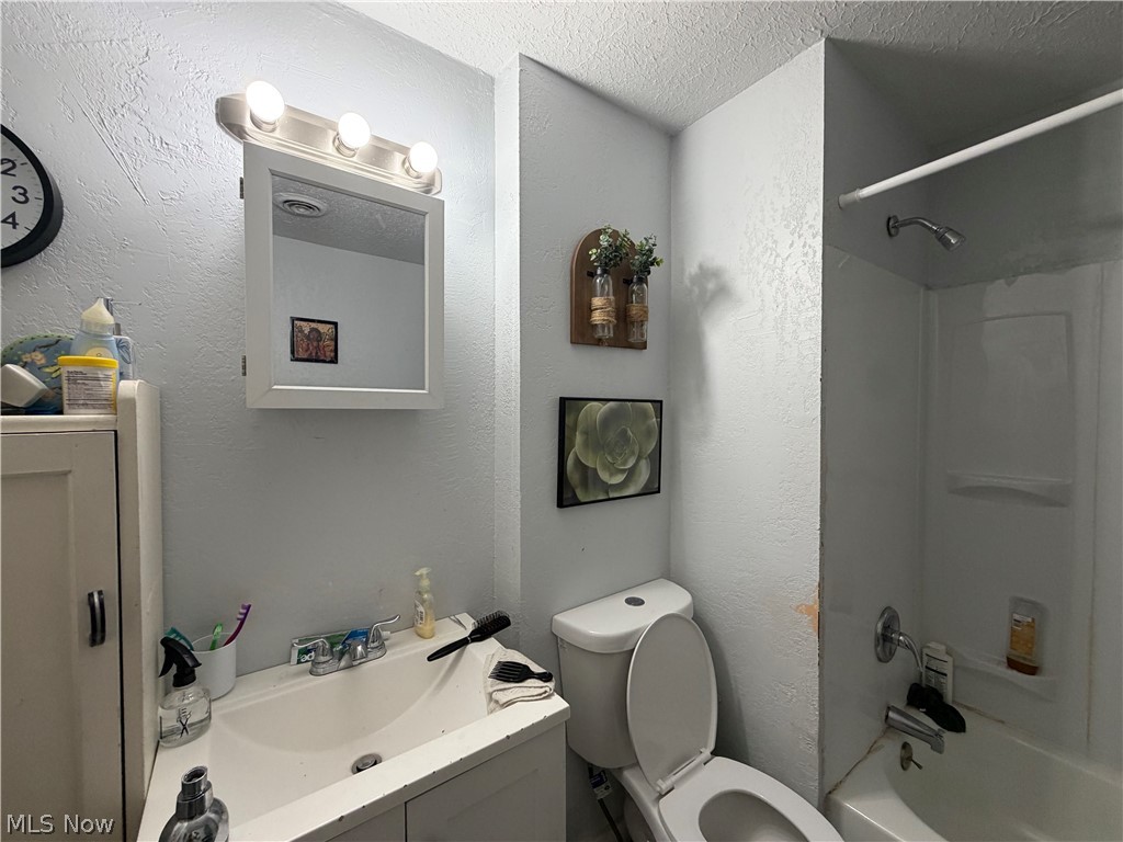 6723 Clement Avenue Cleveland OH 44105