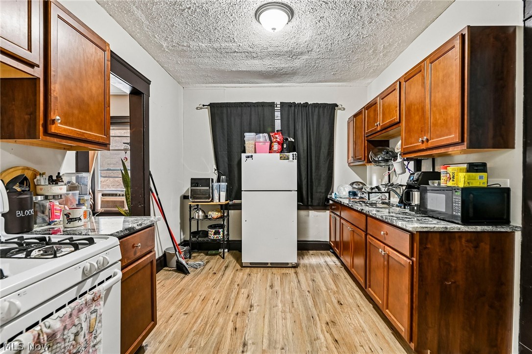 1362 W 93rd Street Cleveland OH 44102