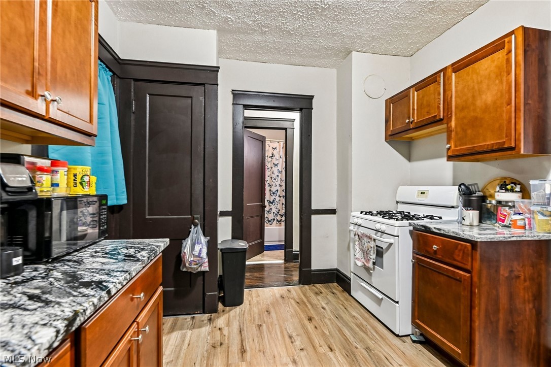 1362 W 93rd Street Cleveland OH 44102