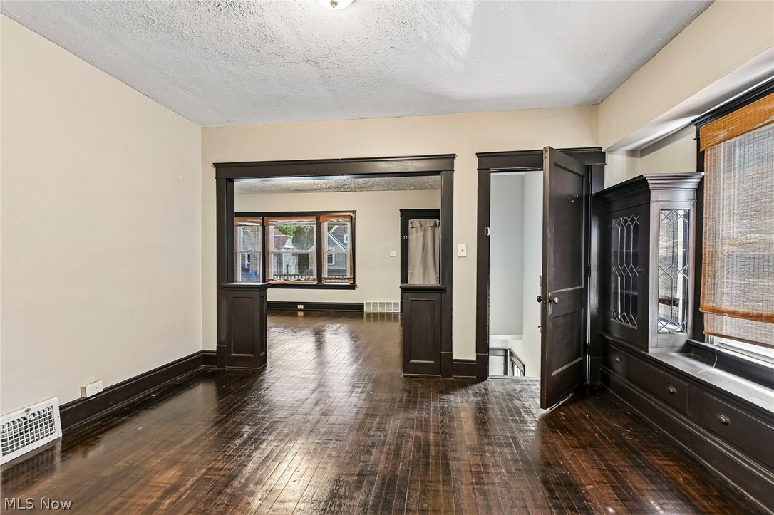 1362 W 93rd Street Cleveland OH 44102
