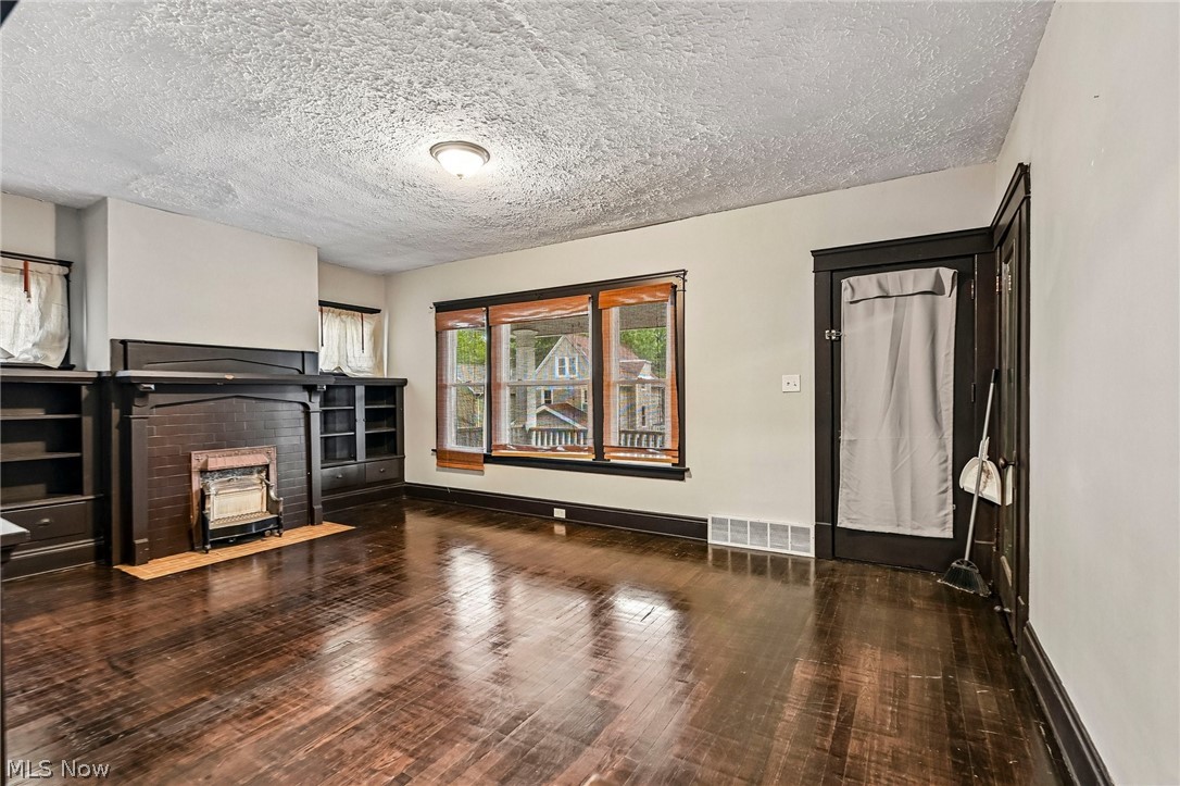 1362 W 93rd Street Cleveland OH 44102