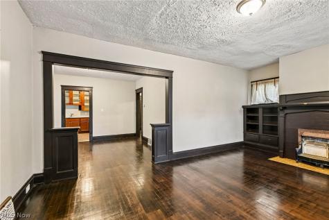1362 W 93rd Street Cleveland OH 44102