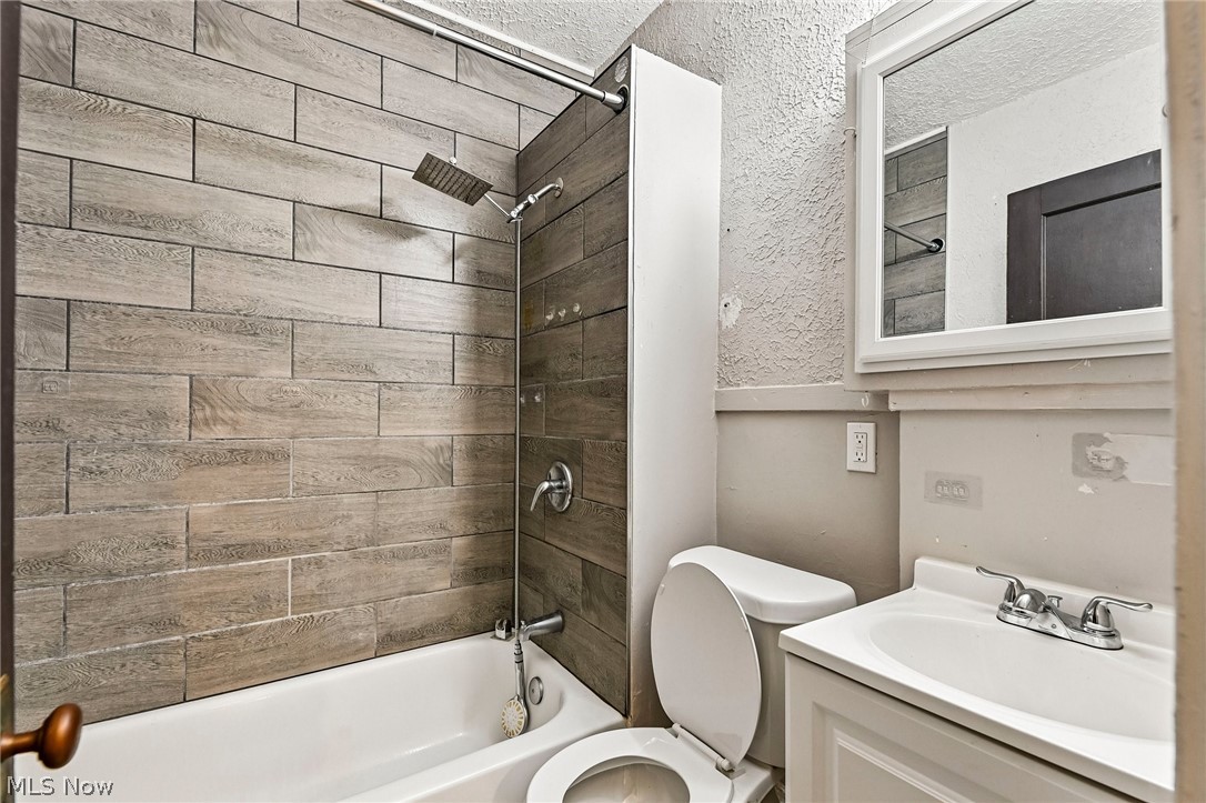 1362 W 93rd Street Cleveland OH 44102