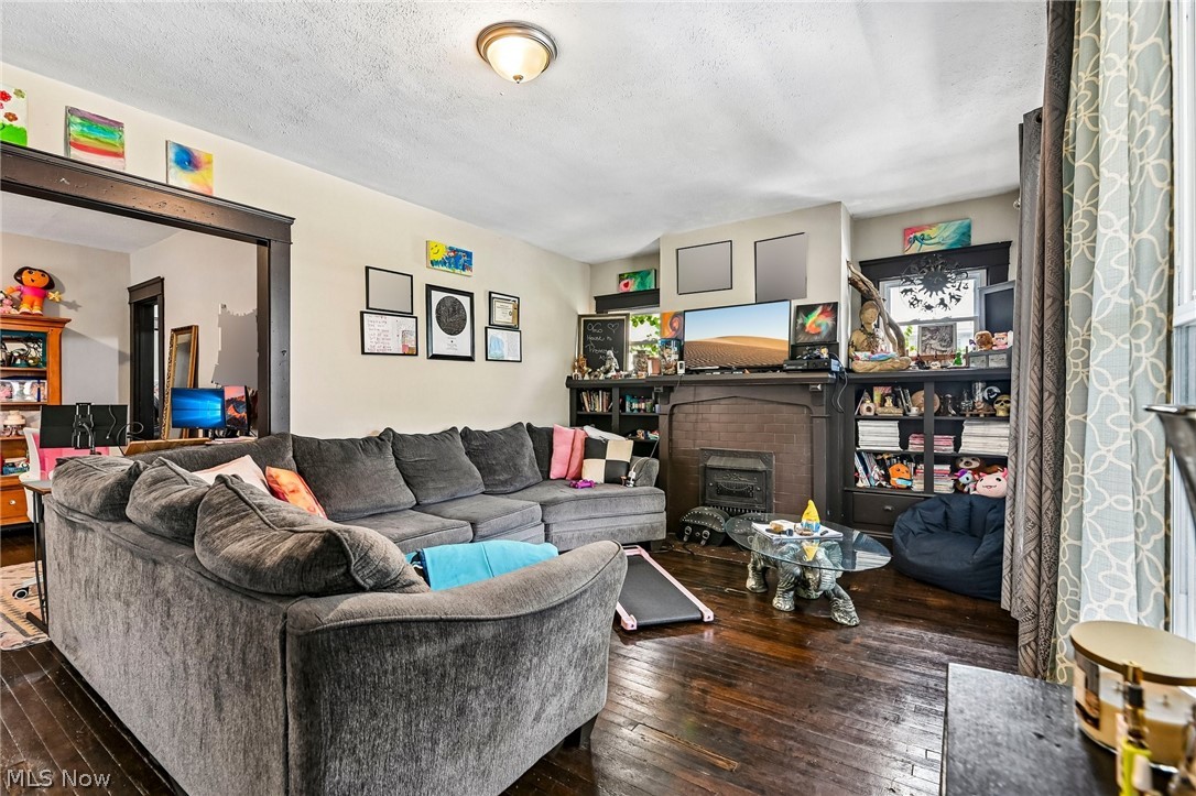 1362 W 93rd Street Cleveland OH 44102