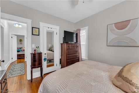 1485 Orchard Grove Avenue Lakewood OH 44107