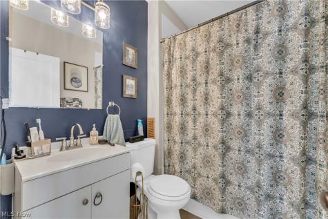 1485 Orchard Grove Avenue Lakewood OH 44107