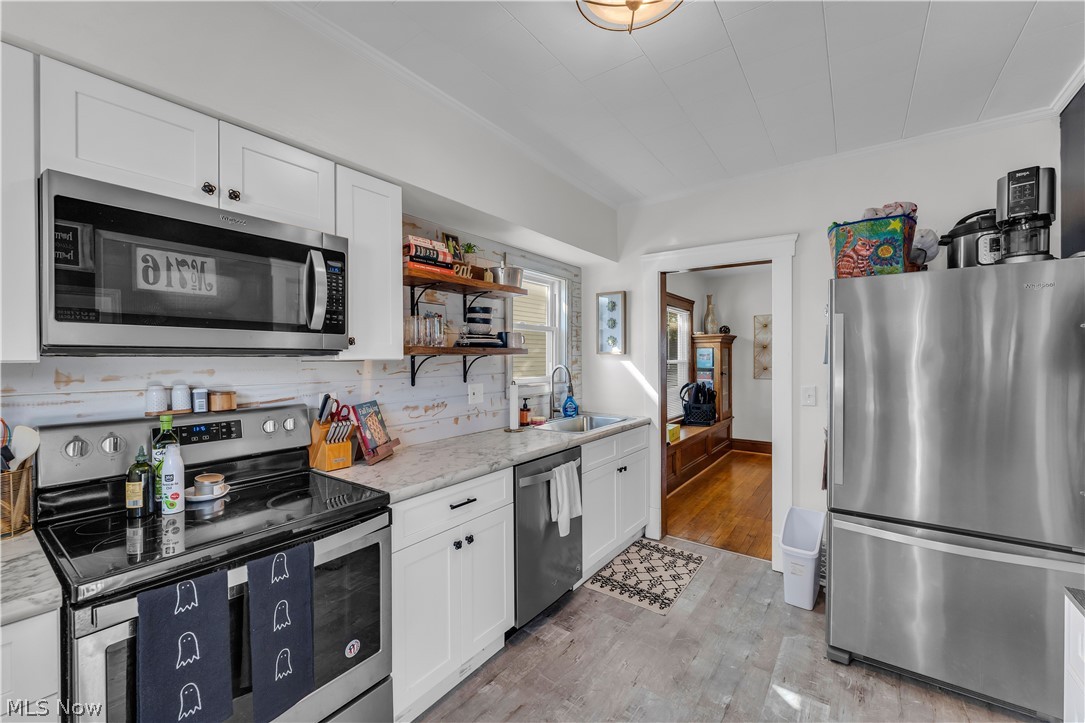 1485 Orchard Grove Avenue Lakewood OH 44107