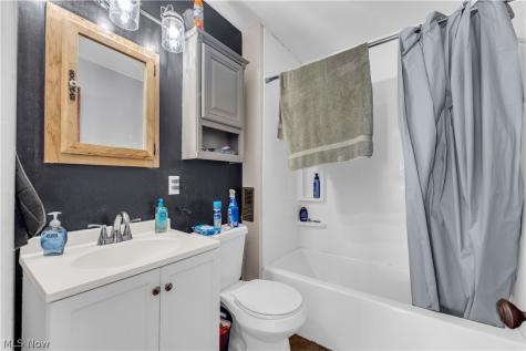 1485 Orchard Grove Avenue Lakewood OH 44107