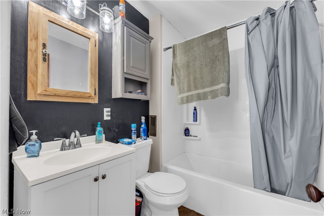 1485 Orchard Grove Avenue Lakewood OH 44107