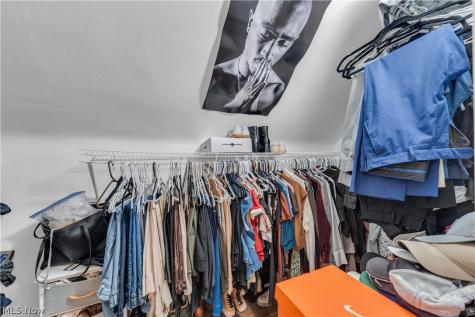 1485 Orchard Grove Avenue Lakewood OH 44107