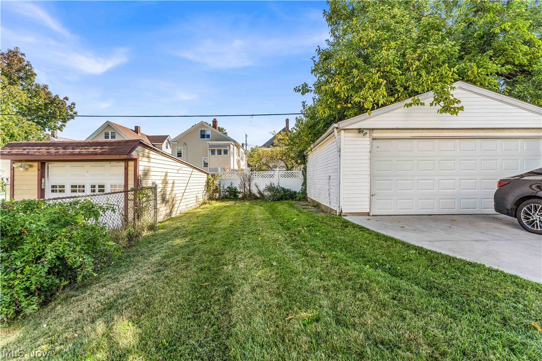 1485 Orchard Grove Avenue Lakewood OH 44107