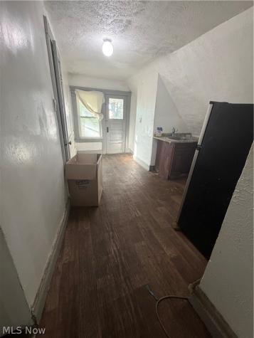 9904 Parkgate Avenue Cleveland OH 44108