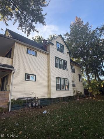 9904 Parkgate Avenue Cleveland OH 44108