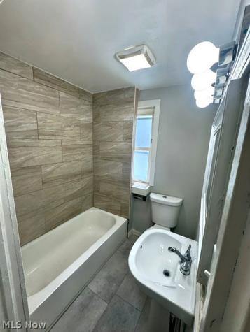 2362 E 76th Street E Cleveland OH 44104