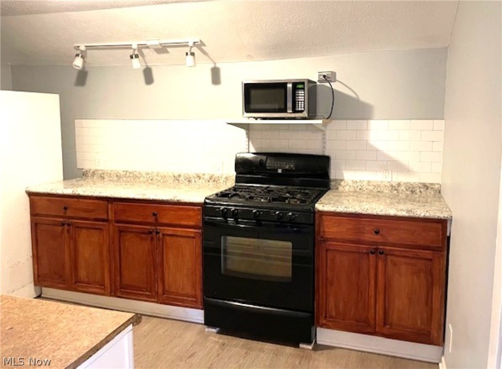 2362 E 76th Street E Cleveland OH 44104