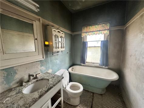 11424 Tuscora Avenue Cleveland OH 44108