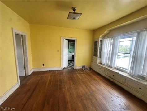 11424 Tuscora Avenue Cleveland OH 44108