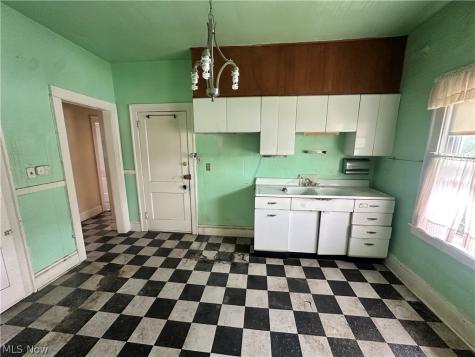 11424 Tuscora Avenue Cleveland OH 44108