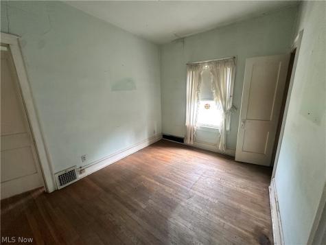 11424 Tuscora Avenue Cleveland OH 44108