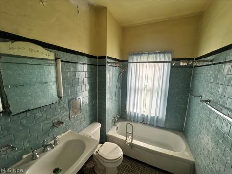 11424 Tuscora Avenue Cleveland OH 44108