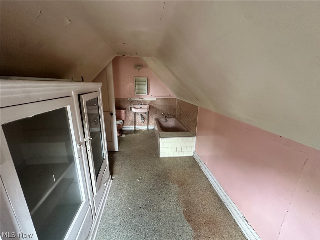 11424 Tuscora Avenue Cleveland OH 44108