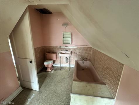 11424 Tuscora Avenue Cleveland OH 44108