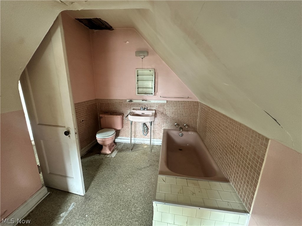 11424 Tuscora Avenue Cleveland OH 44108