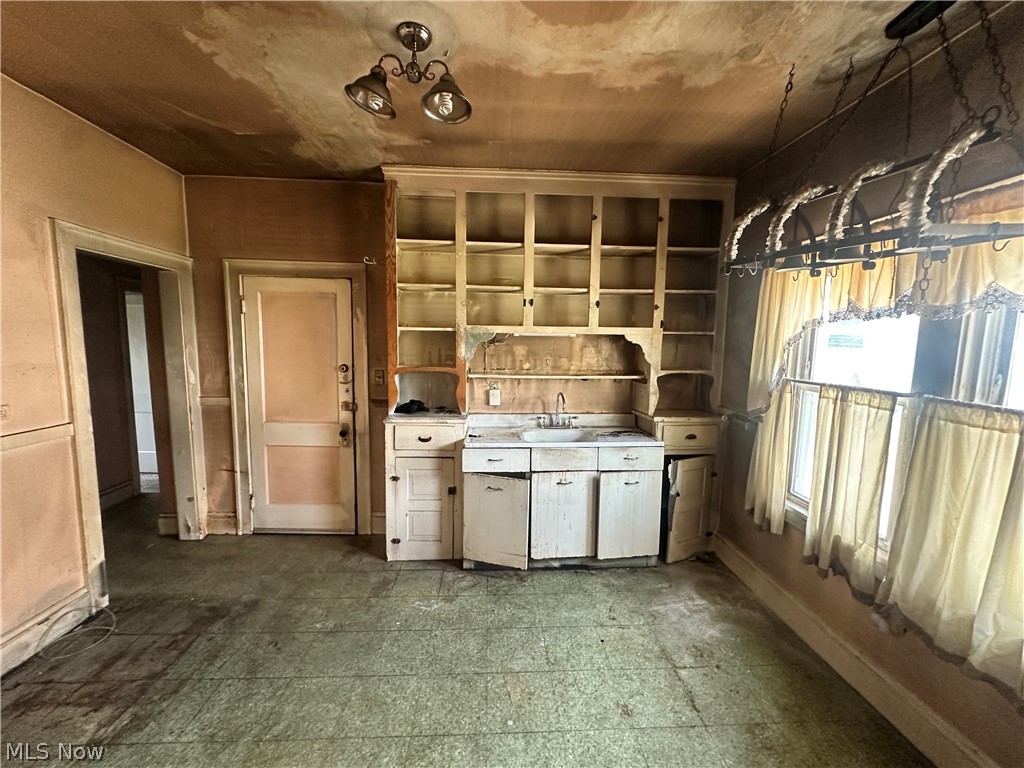 11424 Tuscora Avenue Cleveland OH 44108