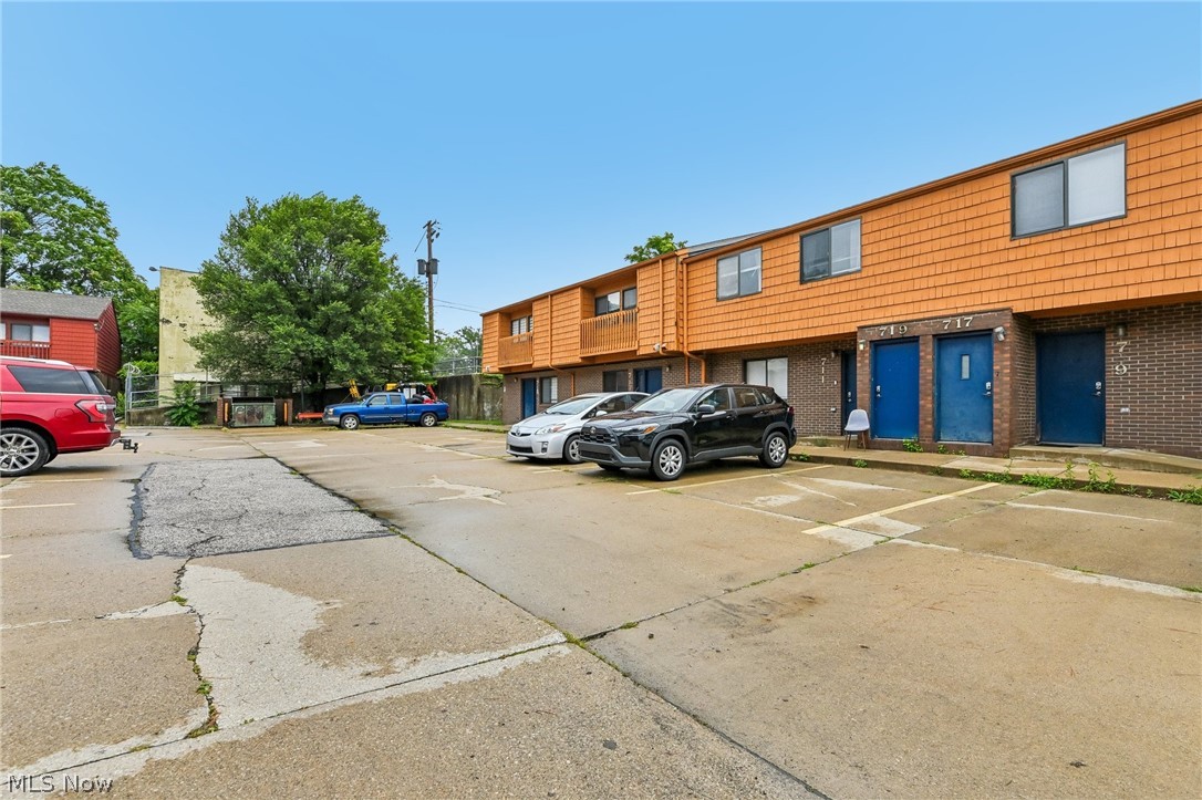 711 & 719 Carroll Street Akron OH 44304