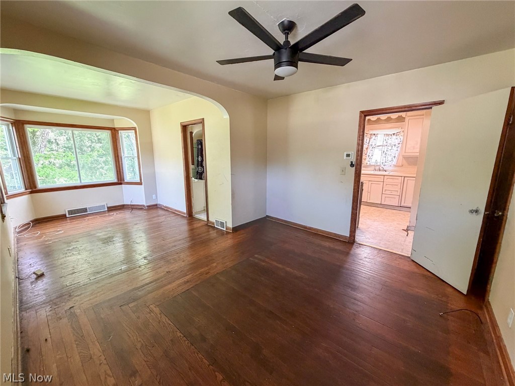 145 S Lakeview Avenue Youngstown OH 44509