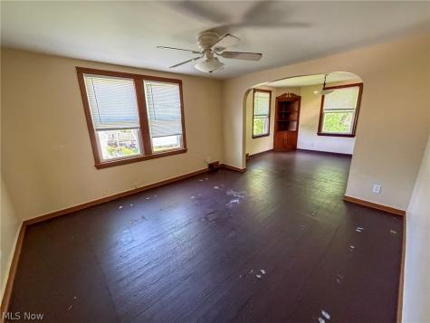 145 S Lakeview Avenue Youngstown OH 44509