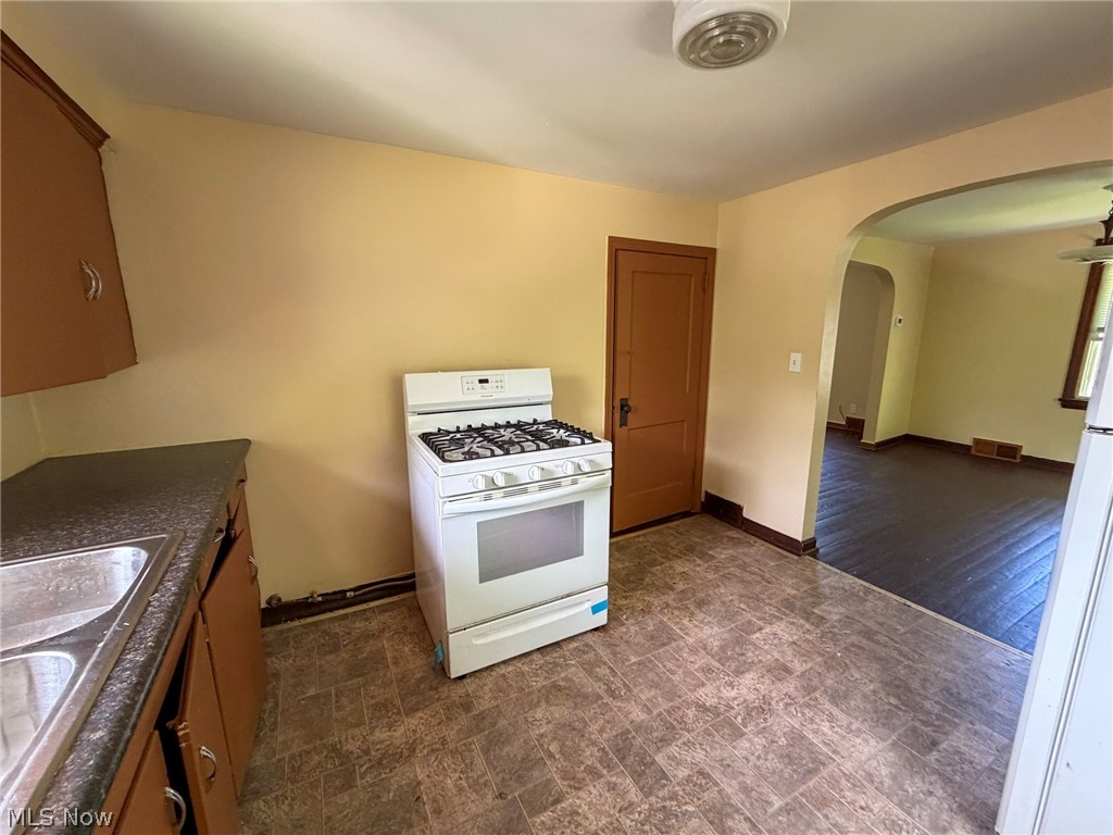 145 S Lakeview Avenue Youngstown OH 44509