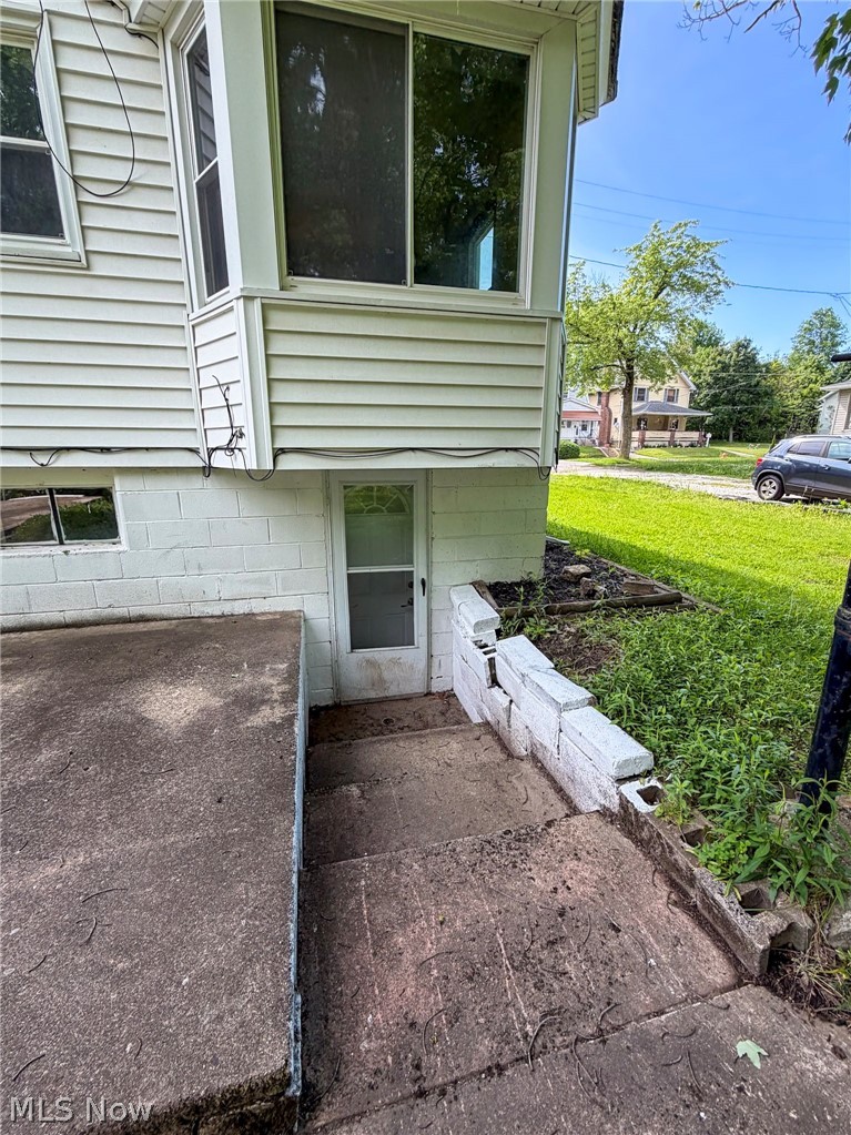145 S Lakeview Avenue Youngstown OH 44509