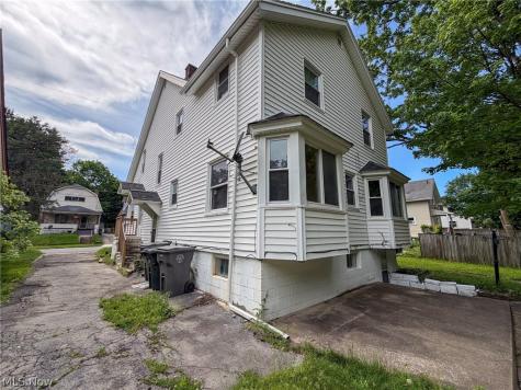 145 S Lakeview Avenue Youngstown OH 44509