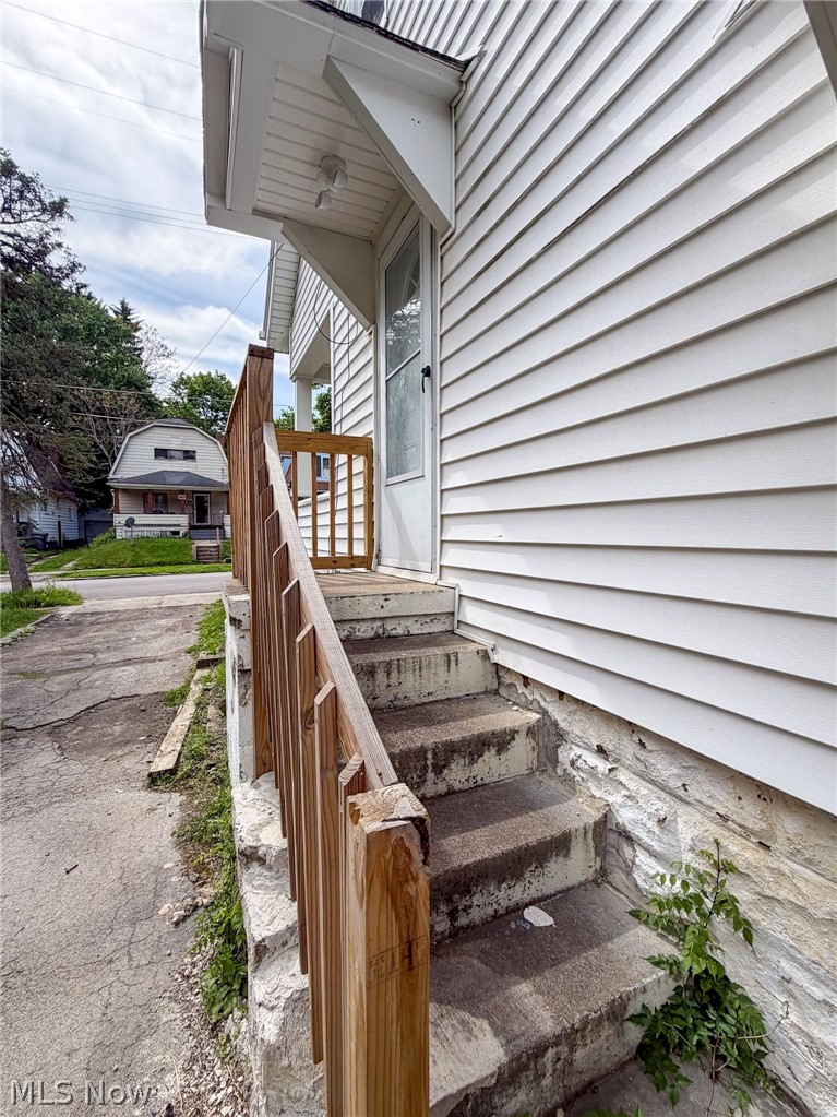 145 S Lakeview Avenue Youngstown OH 44509