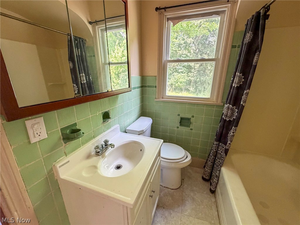 145 S Lakeview Avenue Youngstown OH 44509