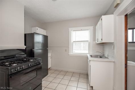 4409 Bucyrus Avenue Cleveland OH 44109
