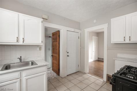 4409 Bucyrus Avenue Cleveland OH 44109
