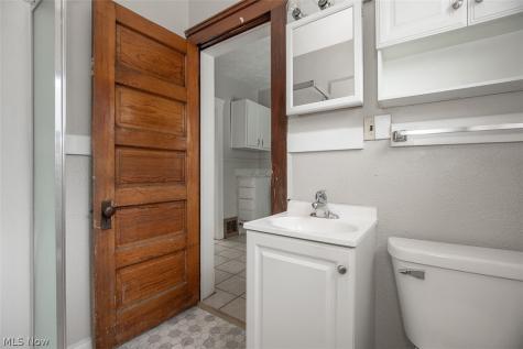 4409 Bucyrus Avenue Cleveland OH 44109
