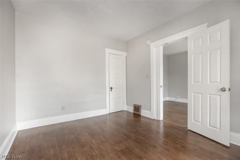 4409 Bucyrus Avenue Cleveland OH 44109