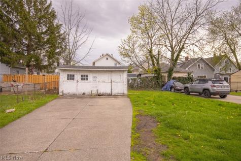 4409 Bucyrus Avenue Cleveland OH 44109