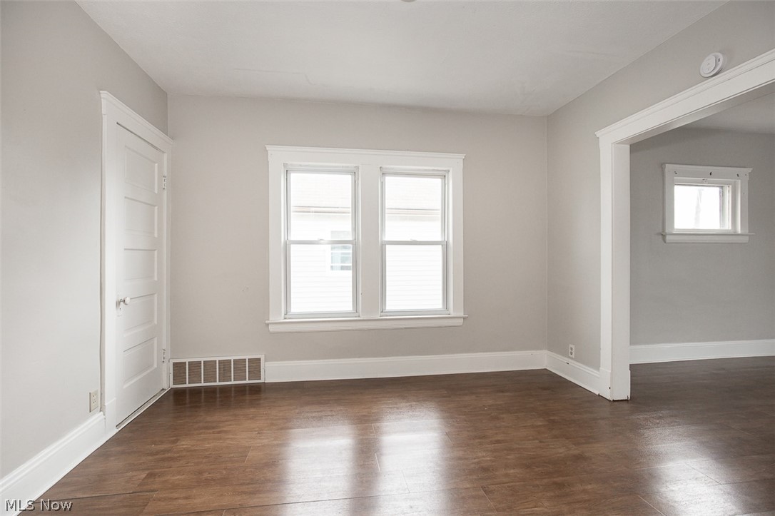 4409 Bucyrus Avenue Cleveland OH 44109