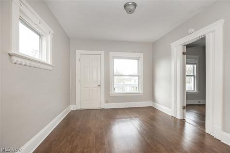 4409 Bucyrus Avenue Cleveland OH 44109