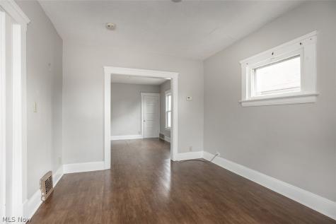 4409 Bucyrus Avenue Cleveland OH 44109