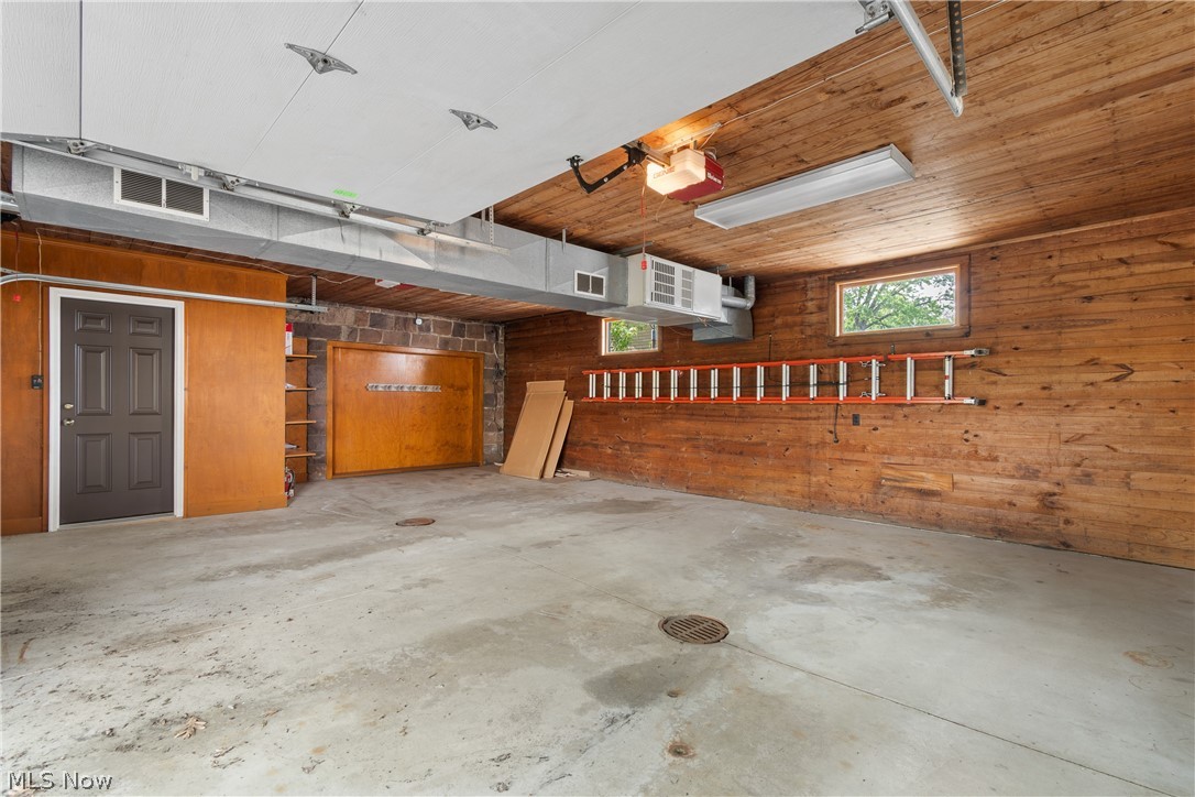 13113 Cleveland Avenue NW Uniontown OH 44685