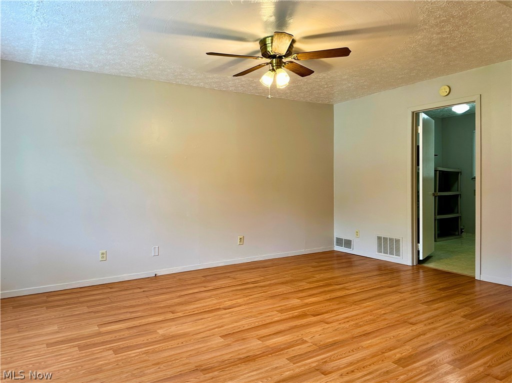 4823 Dunsmore Avenue Ashtabula OH 44004