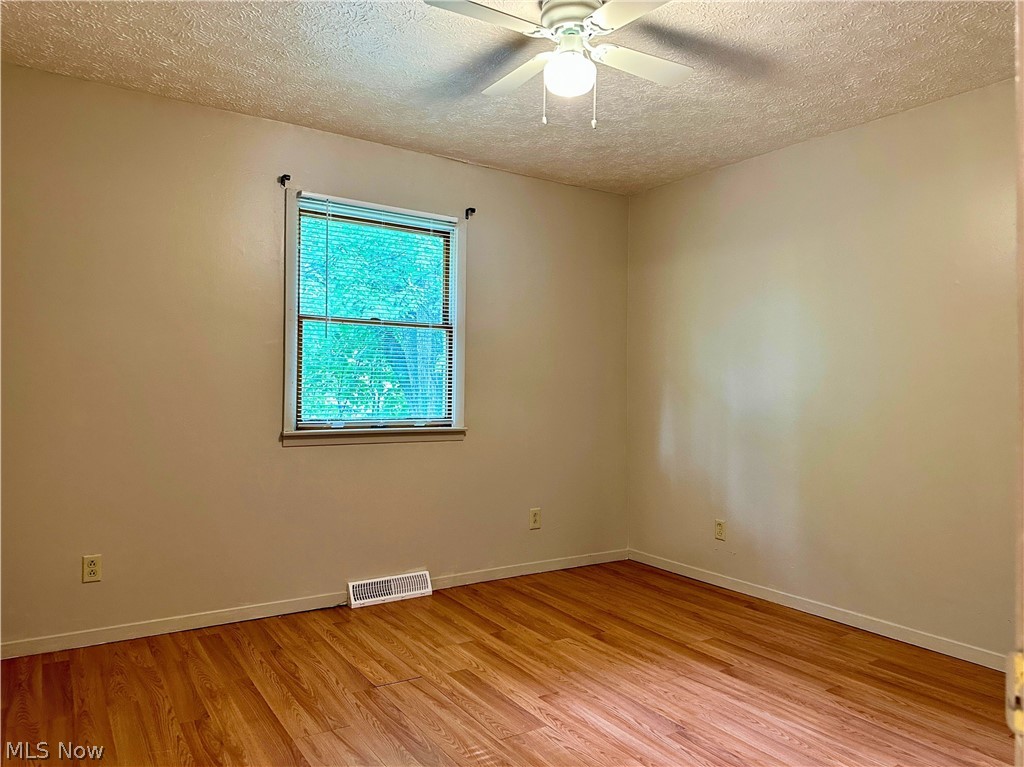 4823 Dunsmore Avenue Ashtabula OH 44004