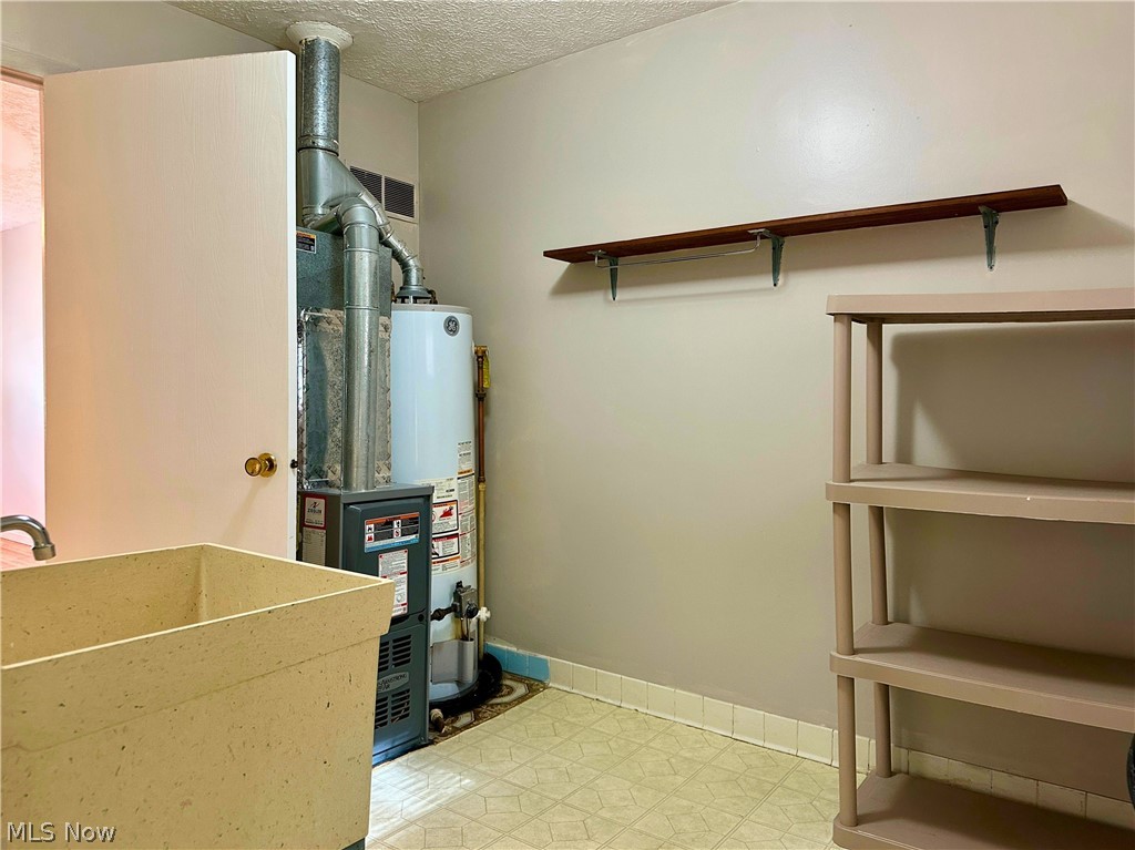 4823 Dunsmore Avenue Ashtabula OH 44004