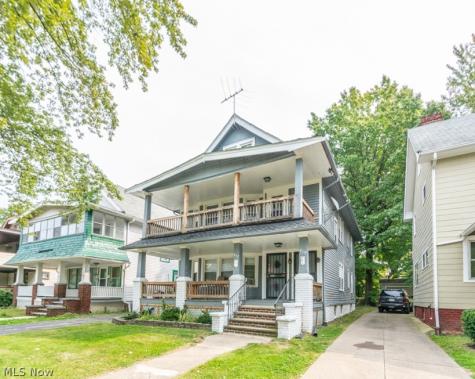 917 Helmsdale Road Cleveland Heights OH 44112